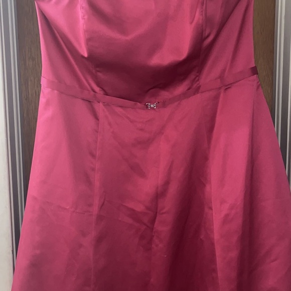 Short red formal dress - Picture 4 of 4